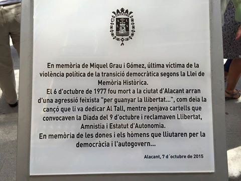 Placa d'homenatge a Miquel Grau col·locada al lloc on va ser assassinat.