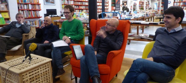 Els autors de Bromera durant la presentació de les seves novel·les a la llibreria Documenta de Barcelona.