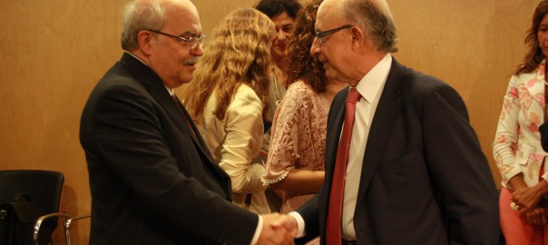 El conseller Mas-Colell i el ministre Montoro, en una reunió.