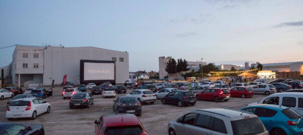 La primera sessió de l'auto Cinema de Golmés, a punt de començar. Foto: Ramon Gabriel-DeFoto