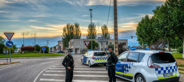 Control de la Policia Local de Mollerussa (Foto: Quim Rafel)