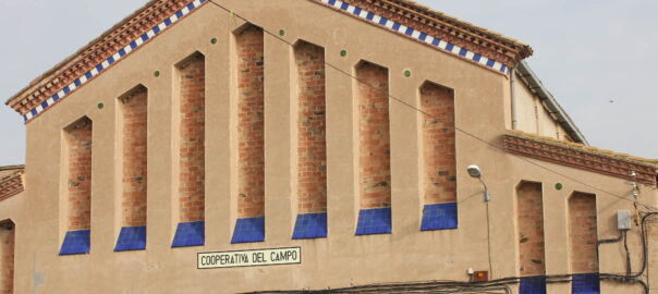 L'edifici centenari de la Cooperativa del Camp, obra de Cèsar Martinell