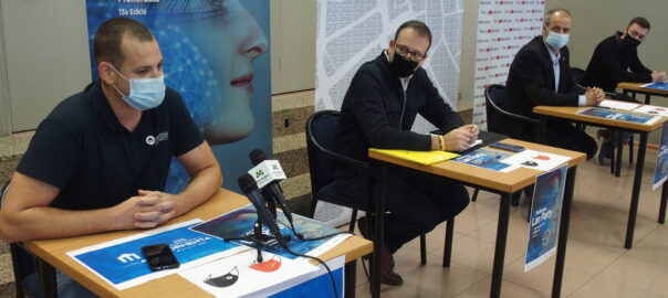E.Roca, M.Solsona, X.Roure i F.Flores durant la presentació de la XIII Mollerussa Lan Party