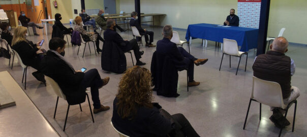 Moment de la reunió amb expositors d'automoció