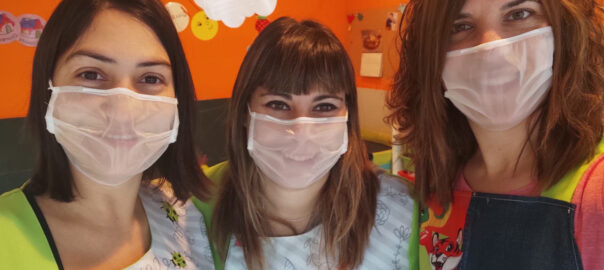 Les mestres de la Llar d'Infants amb les noves mascaretes