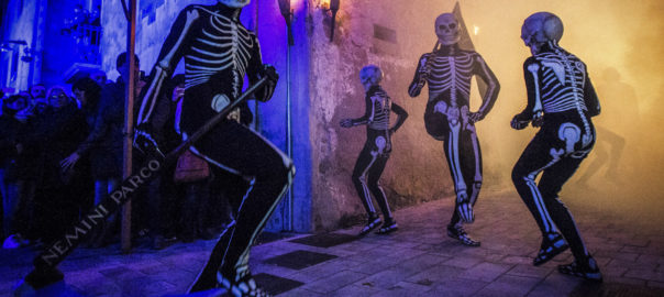 La dansa de la mort de Verges (fotografia: Albert Salamé).