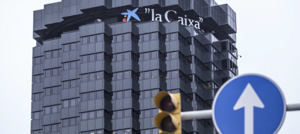 Imatge d'axiu de la seu central de Caixabank (fotografia: Albert Salamé).