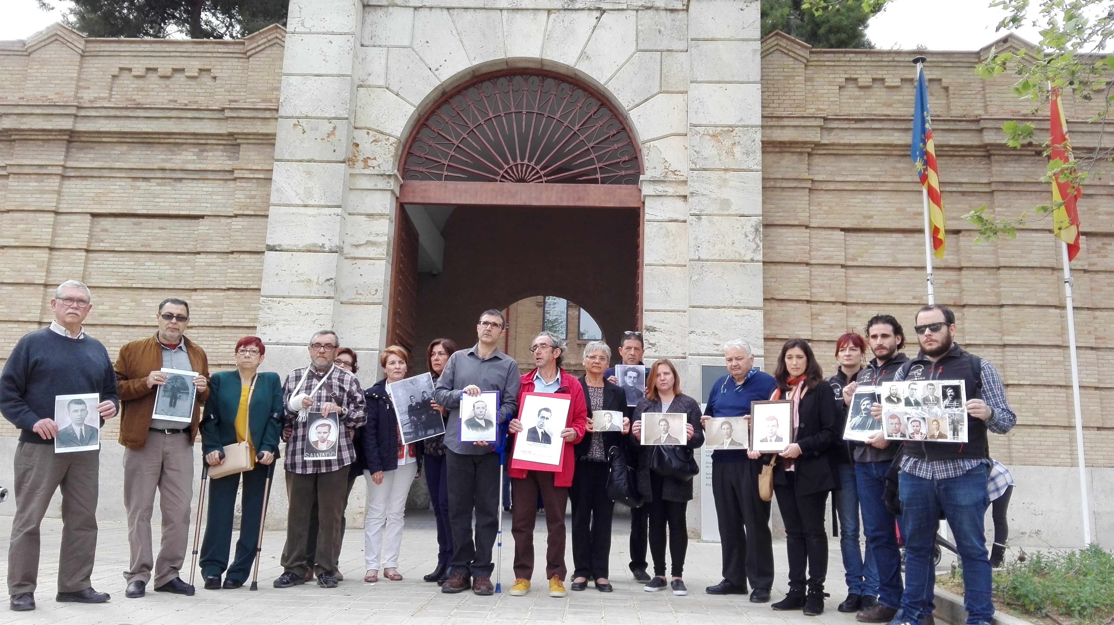 Associació de Familiars de Víctimes del Franquisme de la fossa 113 de Paterna.