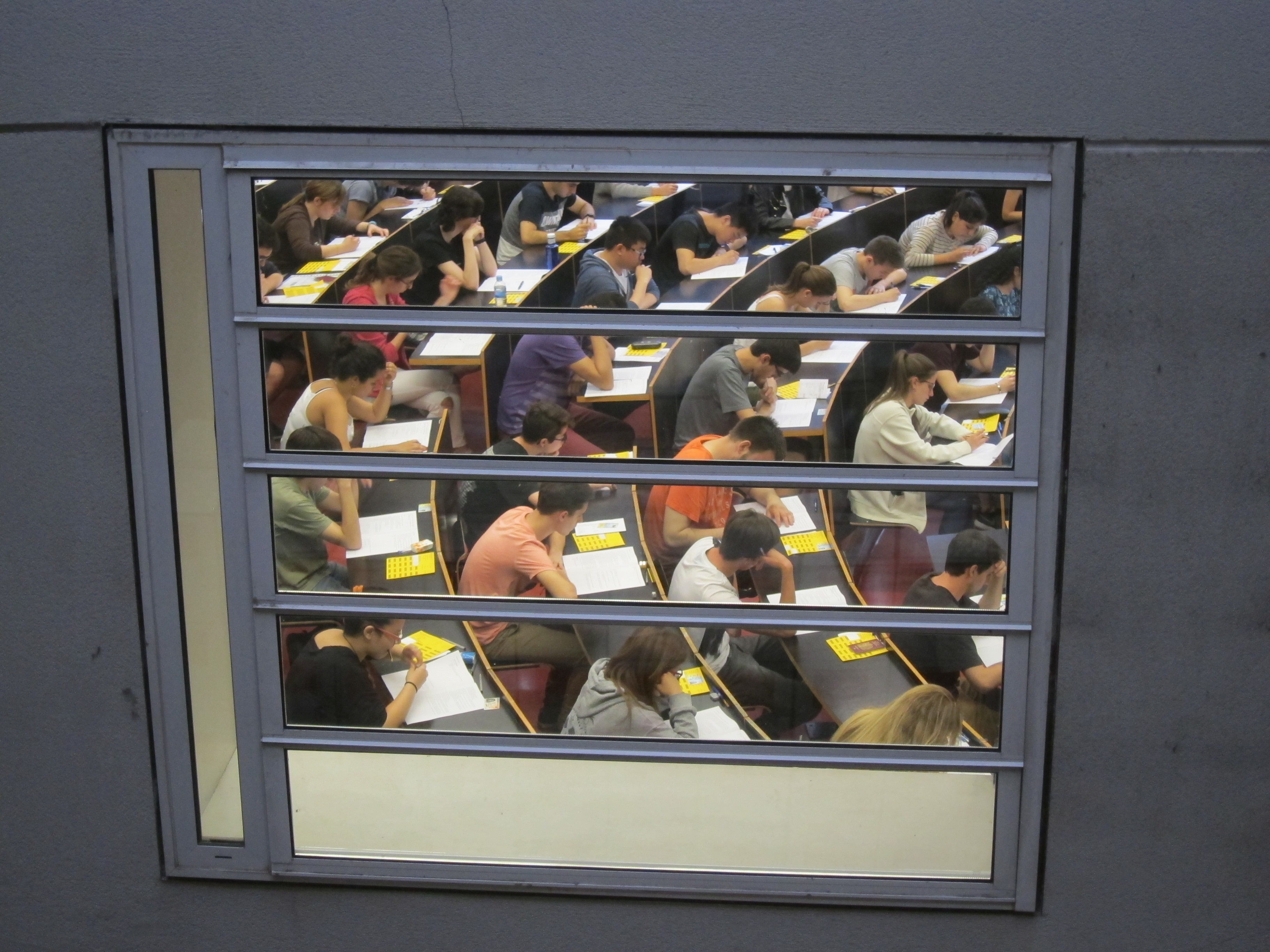 Imatge d'arxiu d'un examen de les PAU a la universitat UPF de Barcelona.