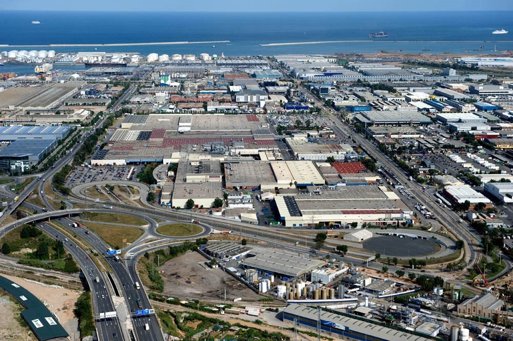 Vista aèria de la planta de Nissan a la Zona Franca de Barcelona.