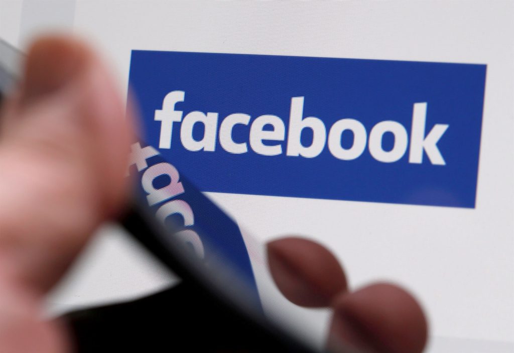 Facebook dóna via lliure perquè la policia persegueixi una menor per haver avortat als EUA