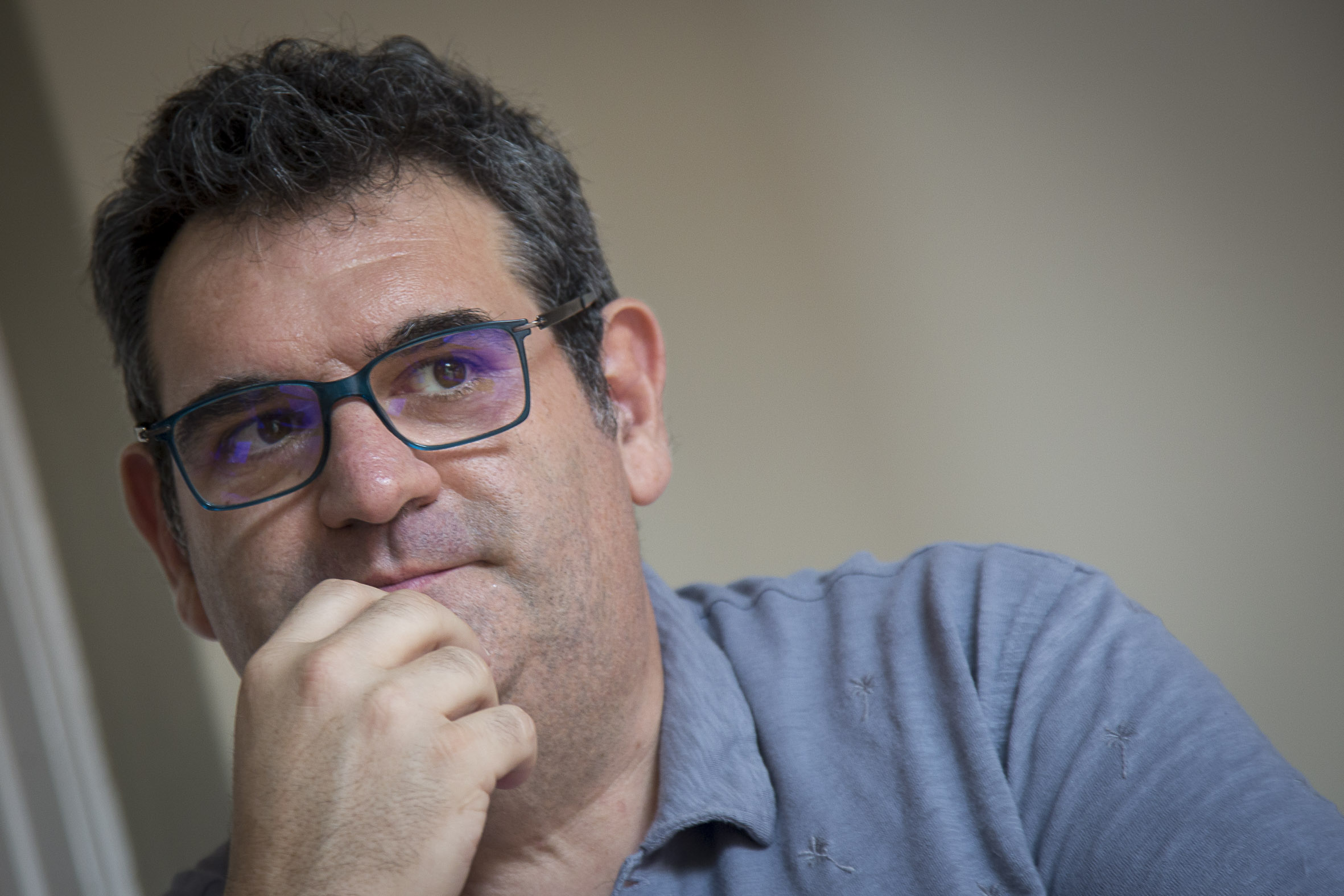 Jordi Puntí, escriptor i ara també editor convidat de l'editorial Univers. Fotografia: Albert Salamé.