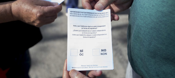 Una de les propostes que més corre per a castigar ERC, Junts i la CUP és la de fer vot nul amb una butlleta del Primer d'Octubre.