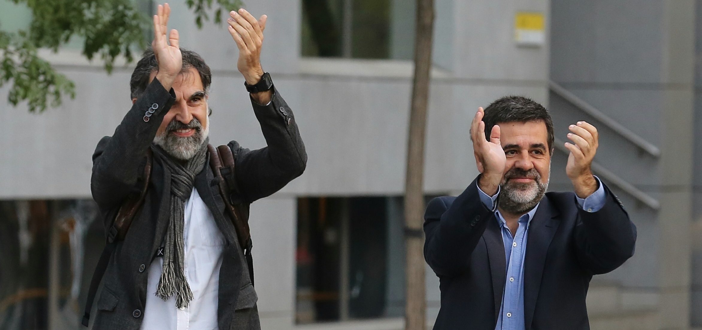 Jordi Sánchez i Jordi Cuixart abans d'entrar a l'Audiència espanyola, el 16 d'octubre de l'any passat