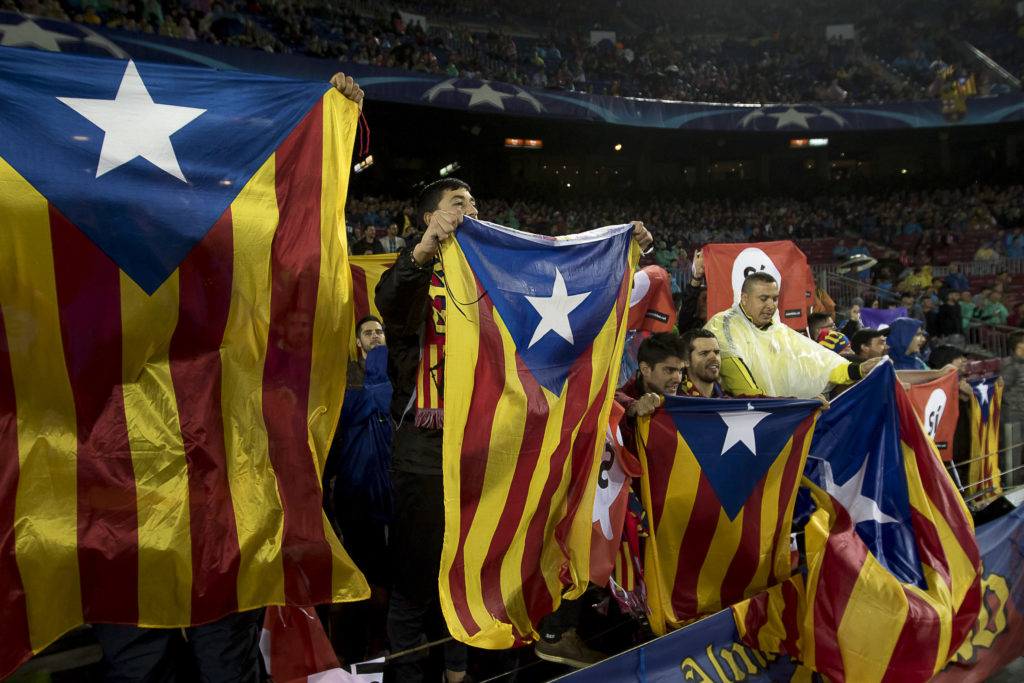 Fan una crida a alçar l’estelada quan canti l’Esco