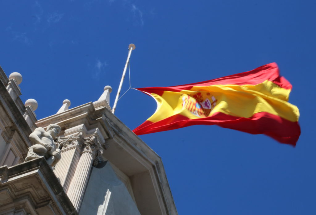 Vox vol obligar les escoles de les Illes a penjar la bandera espanyola