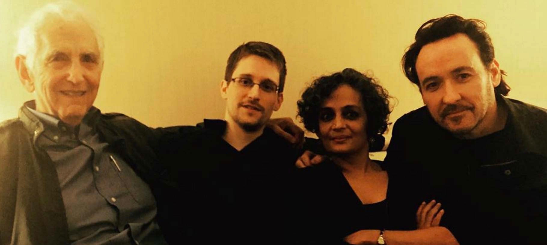 Daniel Ellsberg, Edward Snowden, Arundhati Roy i John Cusack (fotografia: John Cusack).