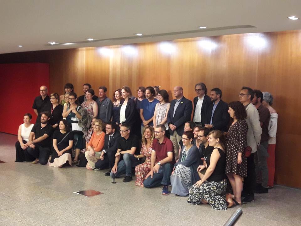 Premiats, editors, membres del jurat i autoritats en la clàssica foto de família