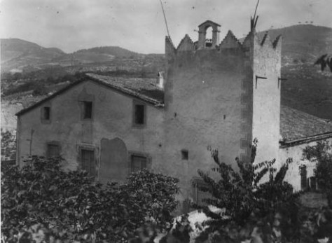 La masia de Can Magarola en una fotografia de Josep de Cabanyes del 1931. Arxiu Fotogràfic del Centre Excursionista de Catalunya.