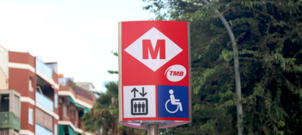 Pla detall del senyal de metro