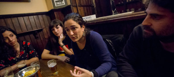 Elena Martínez, al centre, en una imatge d'arxiu (Foto: Albert Salamé)