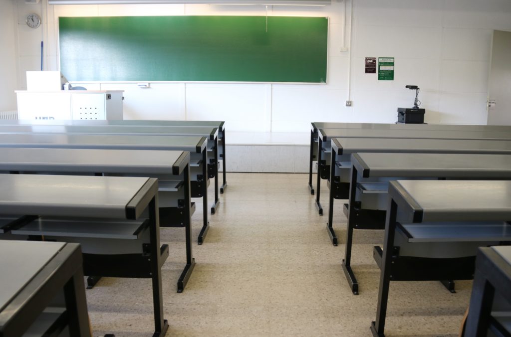 Educació no ha expedientat en tres anys cap professor per no fer classe en català