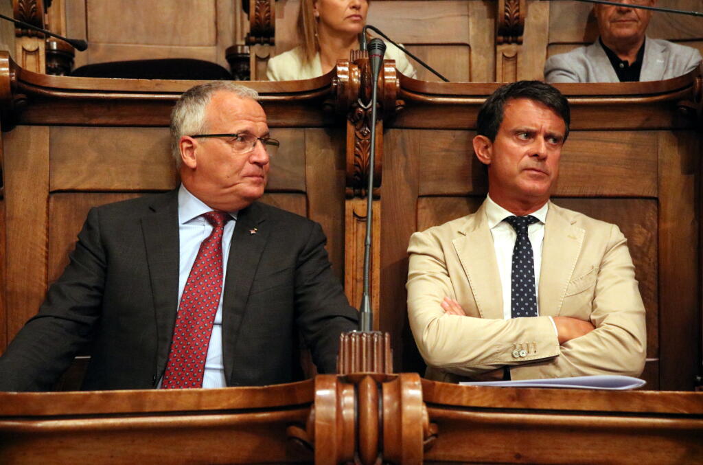 Els dirigents del PP, Josep Bou, i de Barcelona pel Canvi, Manuel Valls.