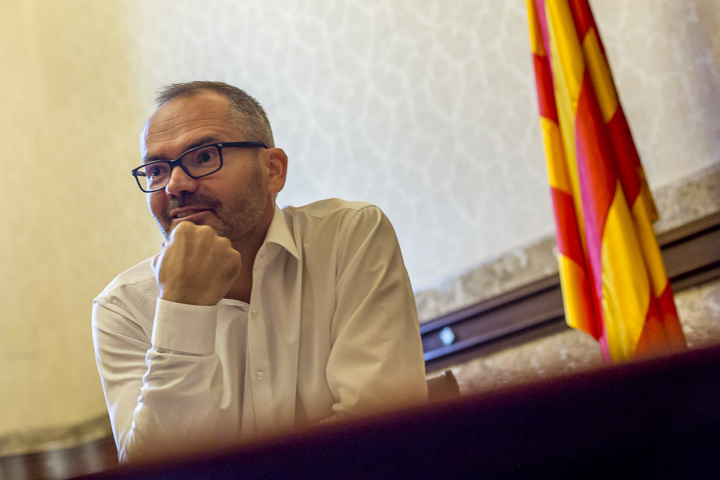 Josep Costa, al seu despatx del Parlament de Catalunya, en una imatge d'arxiu (Foto: Albert Salamé)