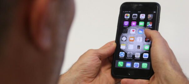 com netejar telefon mobil