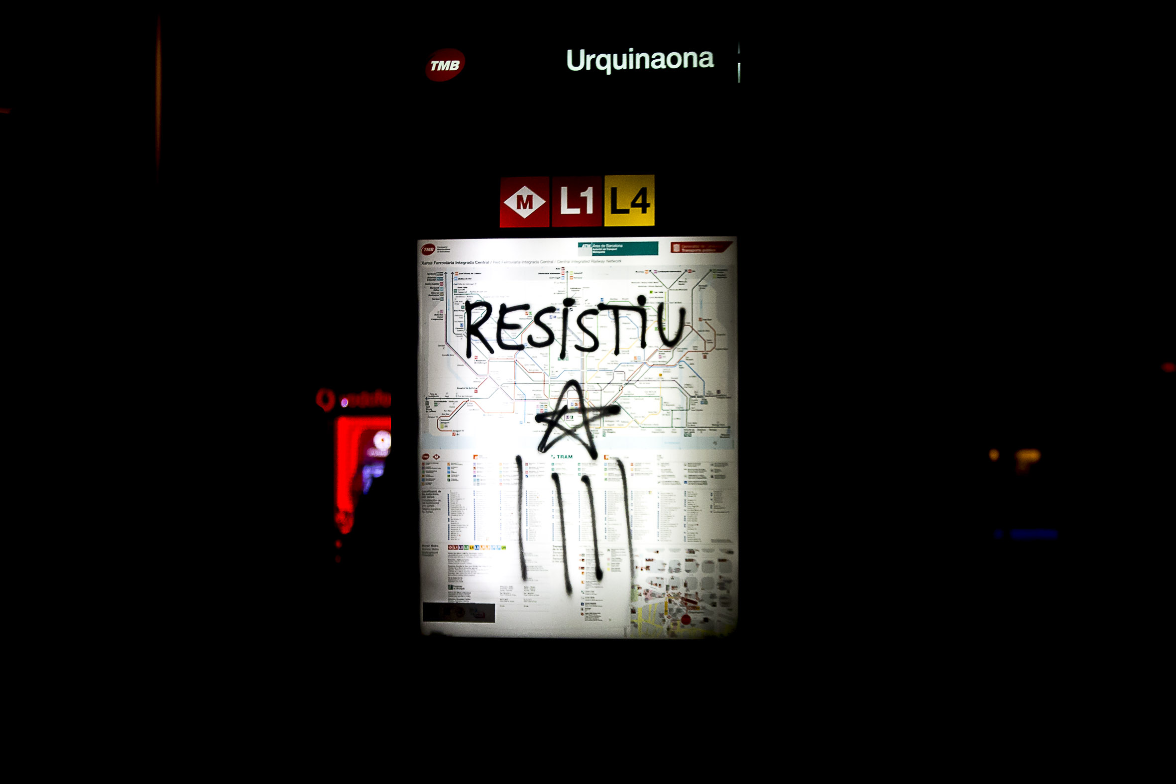 Pintada a la plaça d'Urquinaona de Barcelona durant les protestes contra la sentència del 2019 (fotografia: Albert Salamé).
