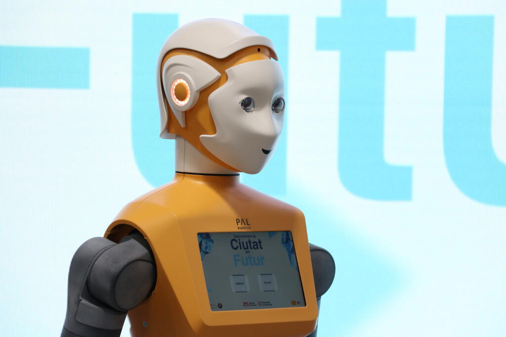 Pla curt del robot 'Adri' presentat a l'estand Smart Catalonia de l'Smart City World Congress, el 19 de novembre del 2019.