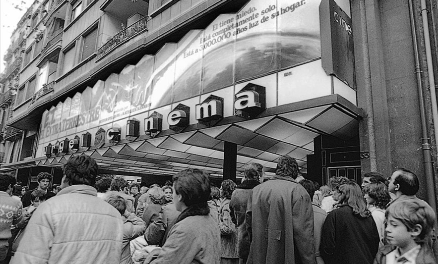 El cinema Urgell a l’estrena d’‘E. T. El extraterrestre’ (fotografia: Albert Ramis).