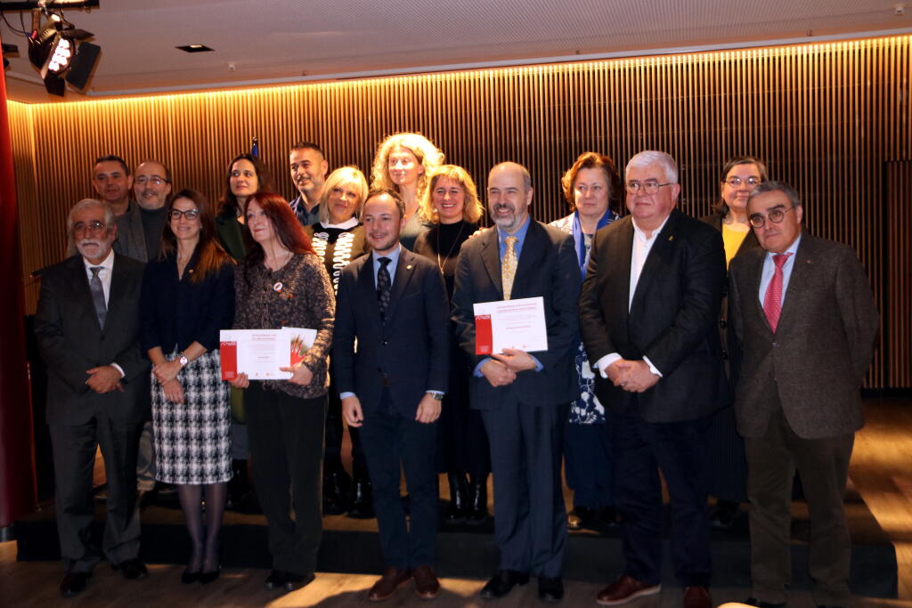 Premiats del Ramon Llull amb les autoritats andorranes i els membres de la Fundació.