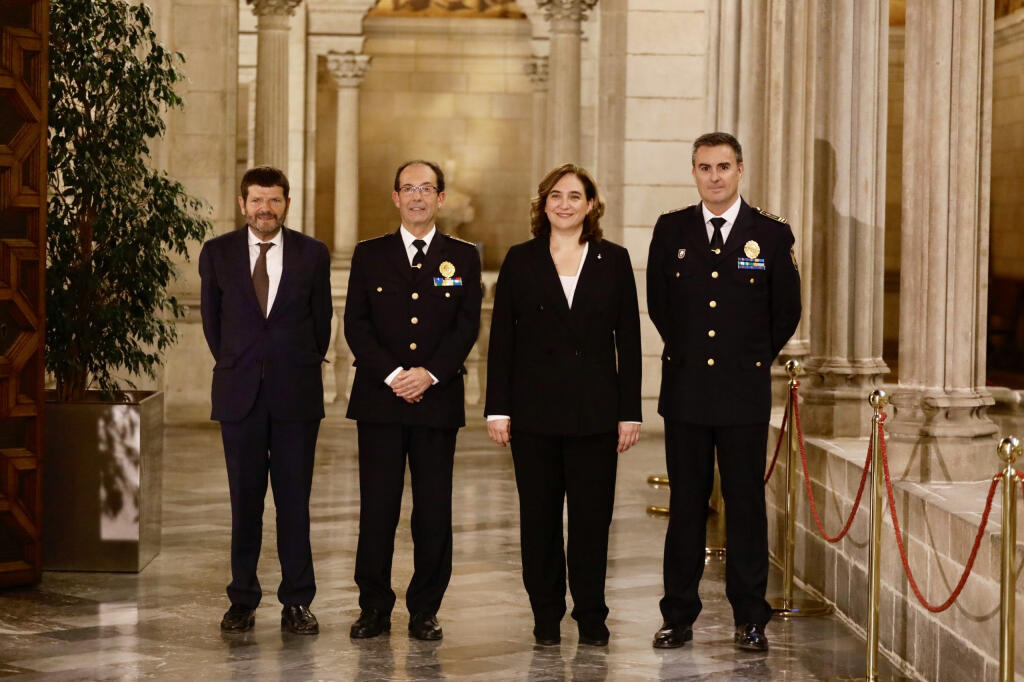 Fotografia: D'esquerra a dreta, Albert Batlle, Evelio Vázquez, Ada Colau i Pedro Velázquez.