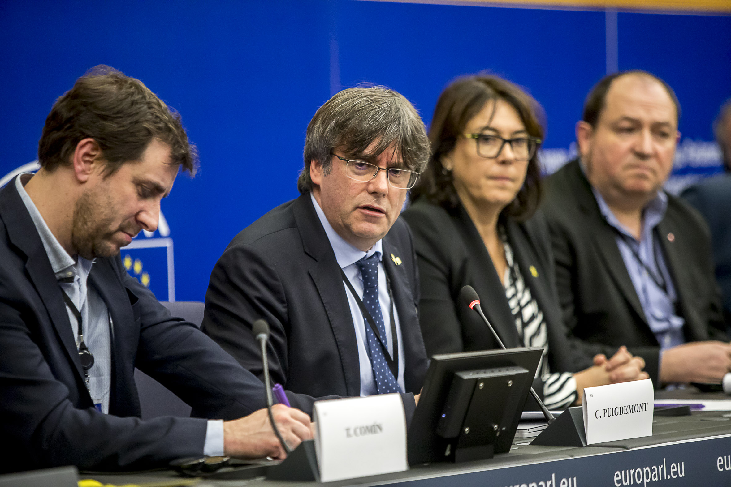 From left to right: Toni Comín, Carles Puigdemont, Diana Riba and Pernando Barrena