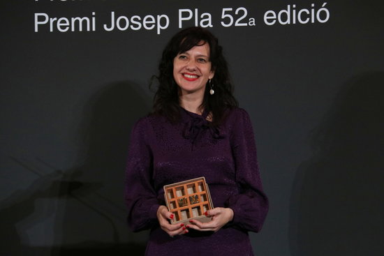 Laia Aguilar amb 'Pluja d'estels' va guanyar el premi Josep Pla.