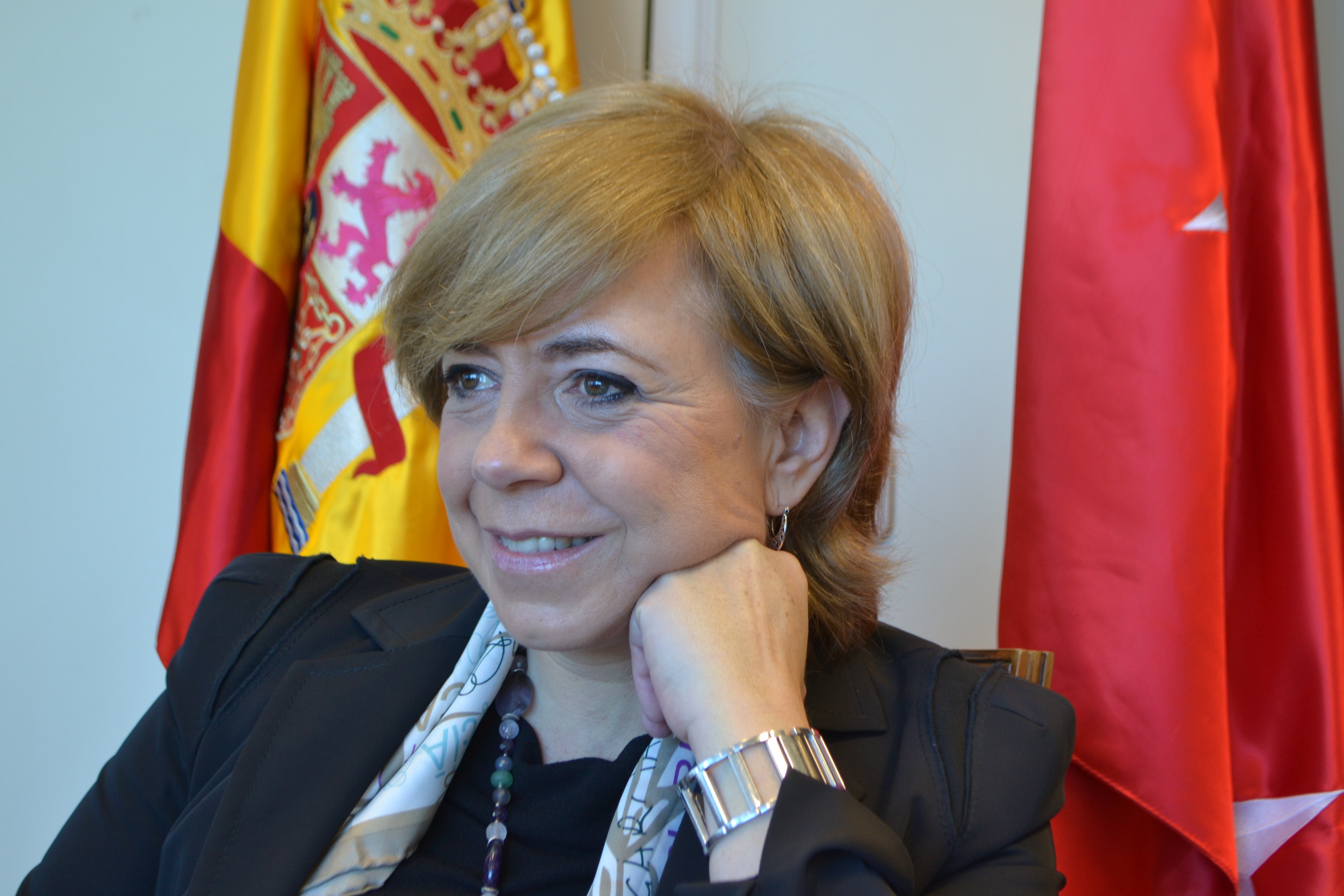 Magistrada progressista, membre de Jutges per la Democràcia i promoguda pel PSOE, aquesta senyora divendres va votar en favor d'inhabilitar el president català Quim Torra.