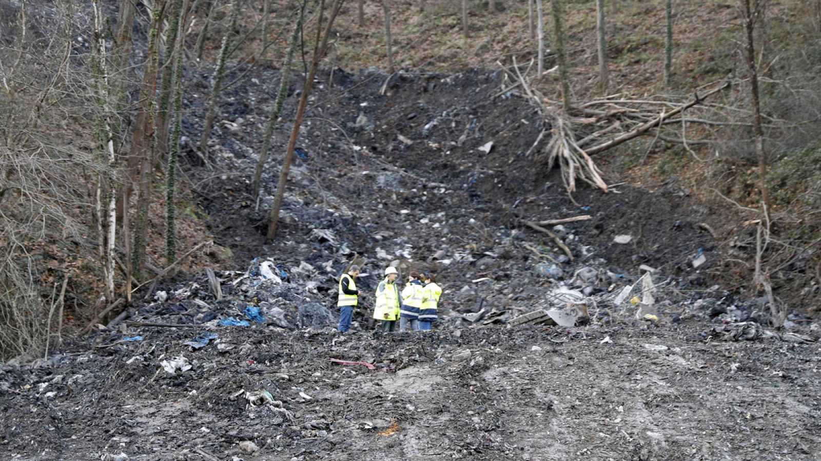 Tasques de rescat en el derrumbament que va provocar la mort de dues persones