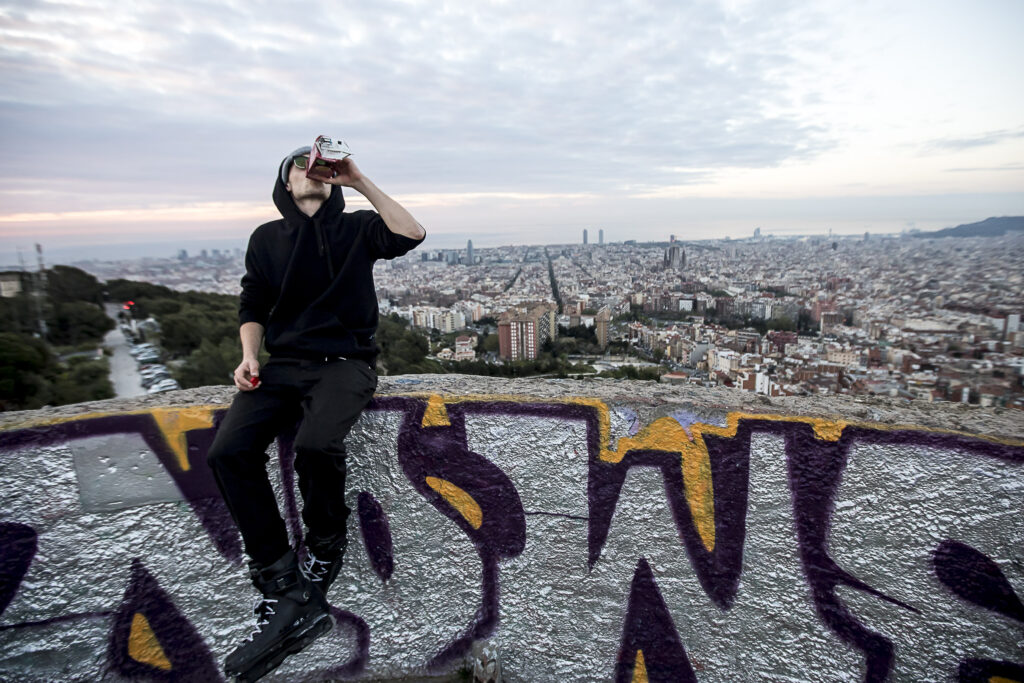Veïns del Turó de la Rovira denuncien incivisme i intents d’agressió de turistes als búnquers