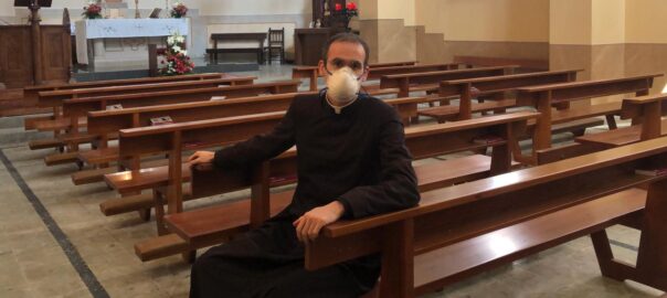 Joan Prat, capellà de la parròquia de Sant Josep, a Manresa, en plena covid-19 (Foto: JP)