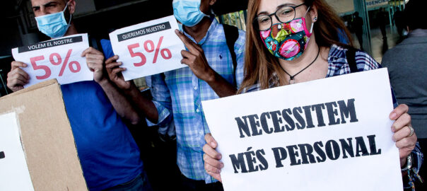 Protesta de professionals sanitaris l'any 2020 (fotografia: Enric Fontcuberta).