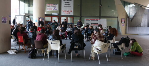 Una assemblea durant la vaga estudiantil del 2017