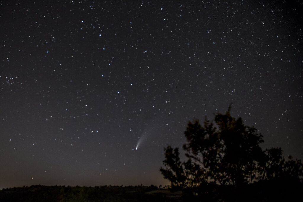 [FOTOGRAFIES] Així s’ha vist el “cometa del segle” als Països Catalans