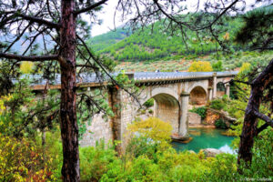 Pont d'una carretera dels Pirineus de Catalunya. Olivier Caillaud / Agència Catalana de Turisme