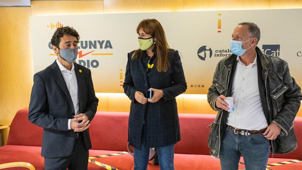 D'esquerra a dreta: Damià Calvet, Laura Borràs i Jordi Ferrés, en un debat recent (Foto: @maticatradio)