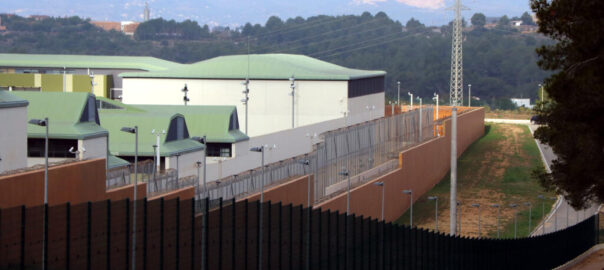 Pla obert de franges i vies perimetrals del centre penitenciari de Mas d'Enric (fotografia: ACN).