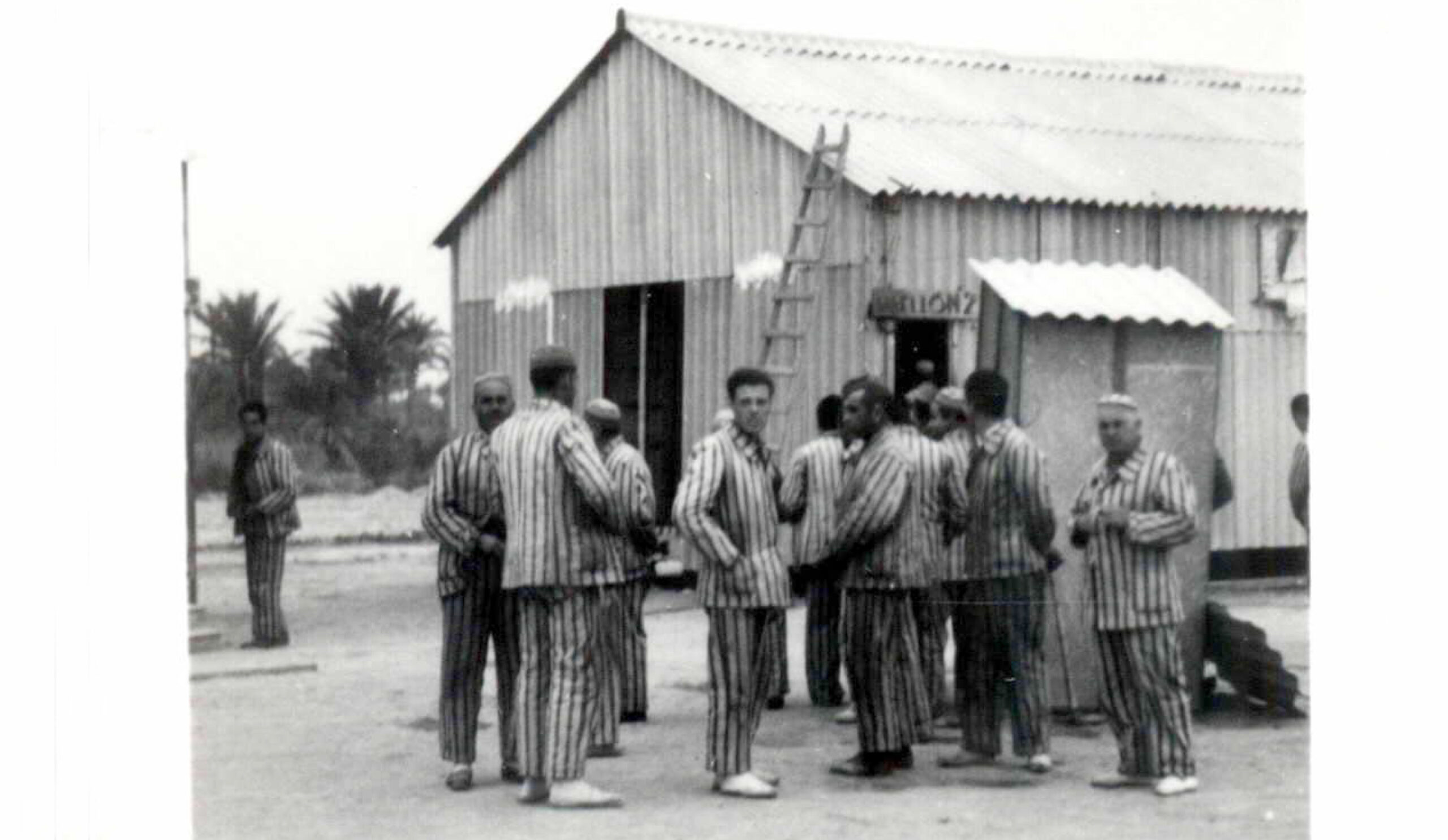 Una de les onze fotografies de Henry Buckley fetes al camp de concentració d'Albatera i conservades a l'Arxiu Comarcal de l'Alt Penedès (Fons Henry Buckley, Arxiu Comarcal de l'Alt Penedès, Generalitat de Catalunya, ACAPGC).
