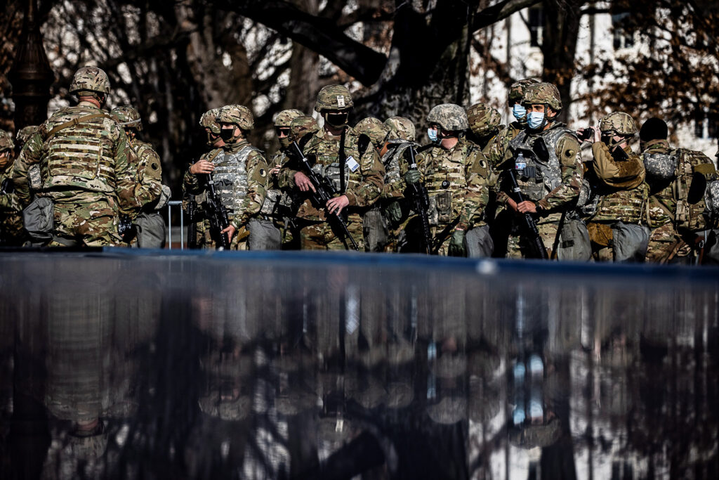 Iran en alerta màxima per la retirada del personal no essencial de les bases dels EUA