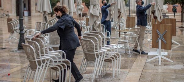 Tancament de bars a les 17h València