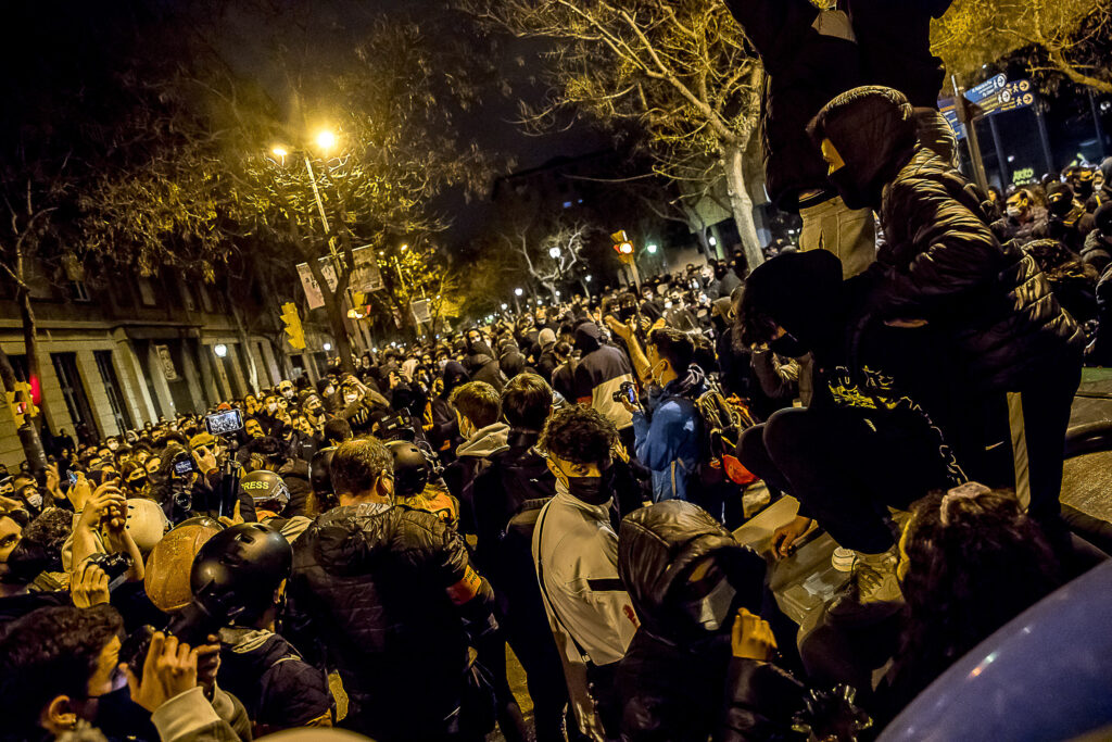 Quatre manifestants de les protestes per Pablo Hasel s’enfronten a penes fins a vuit anys i mig de presó